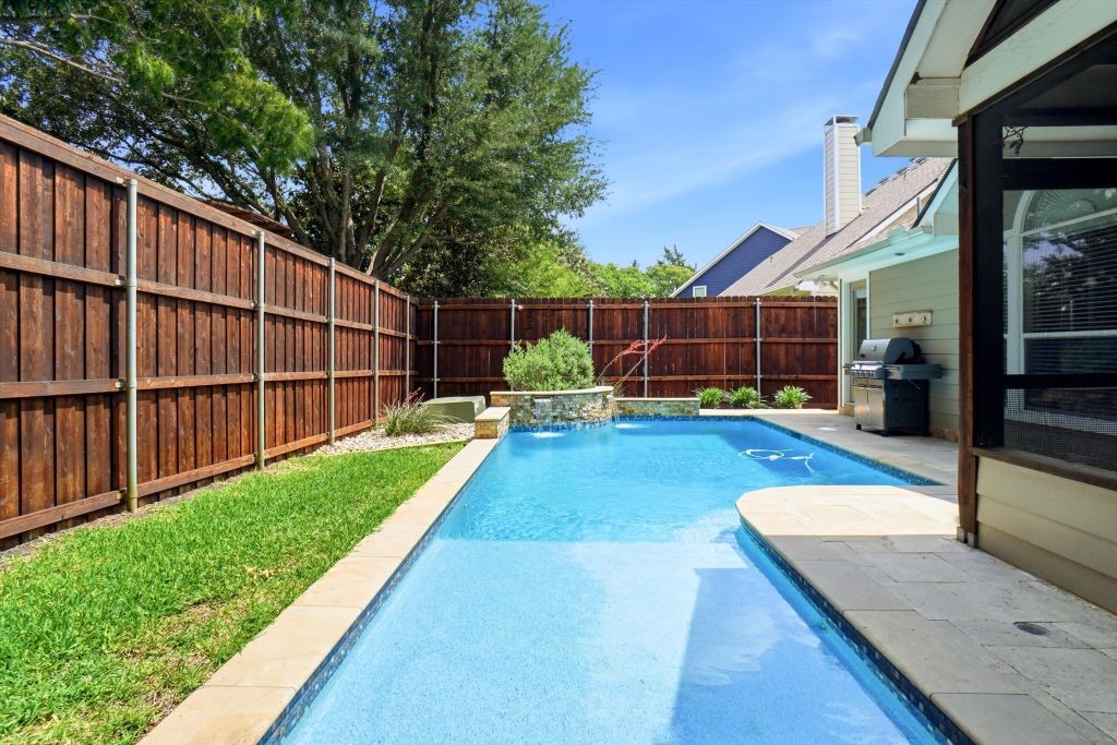 112 Silkwood Grapevine TX 76051