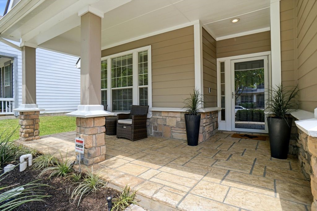 112 Silkwood Grapevine TX 76051