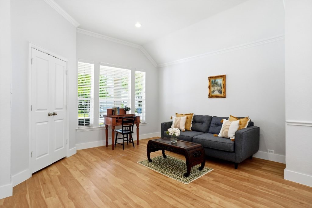 112 Silkwood Grapevine TX 76051