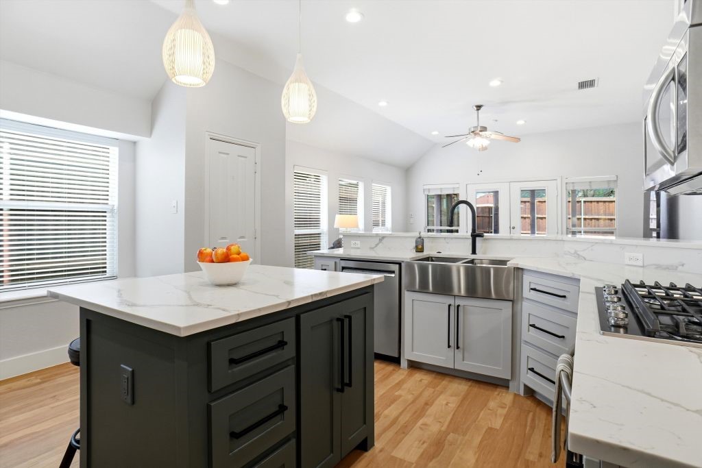 112 Silkwood Grapevine TX 76051