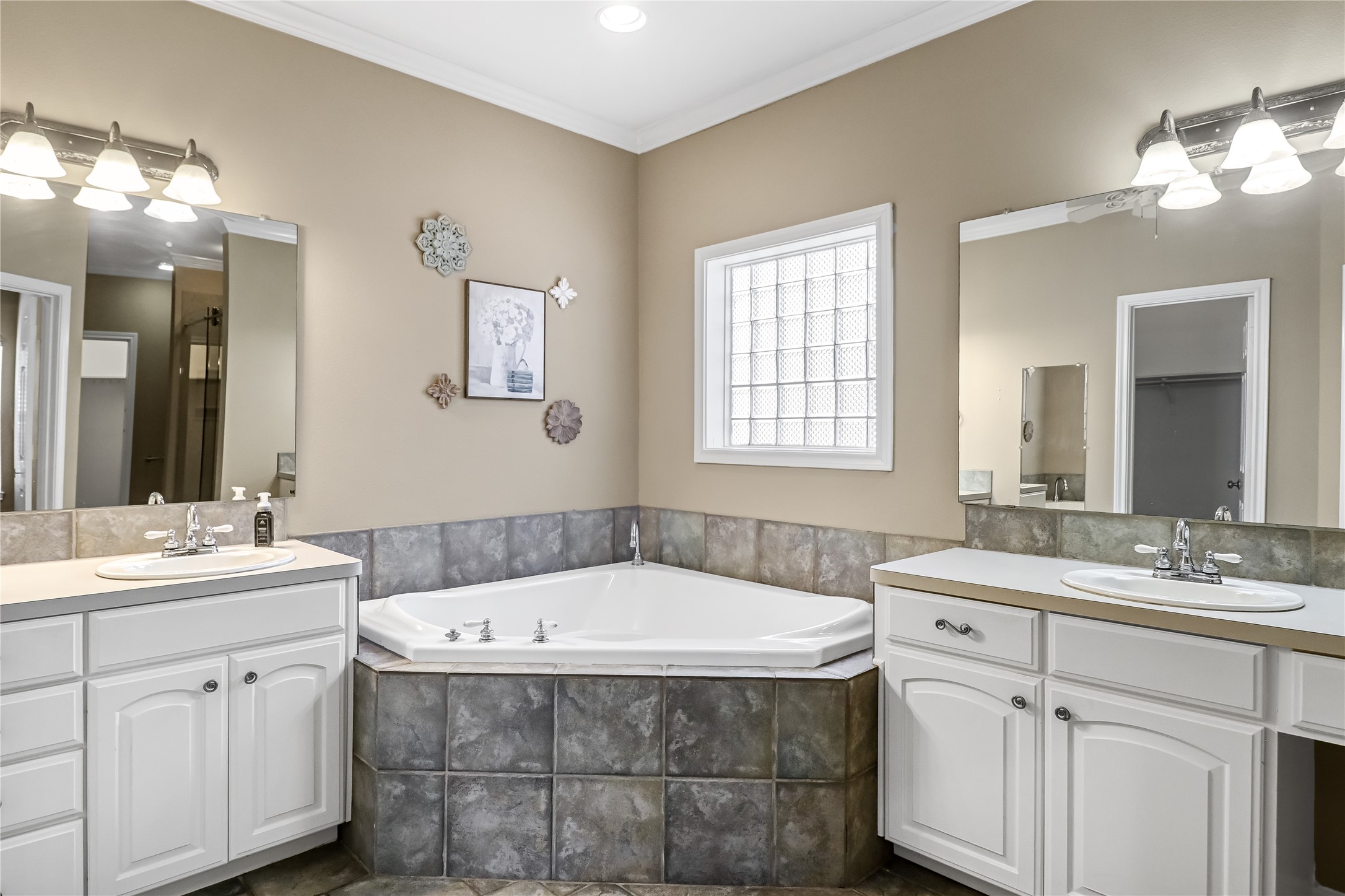 10624 Russell Dr Drive Chandler TX 75758