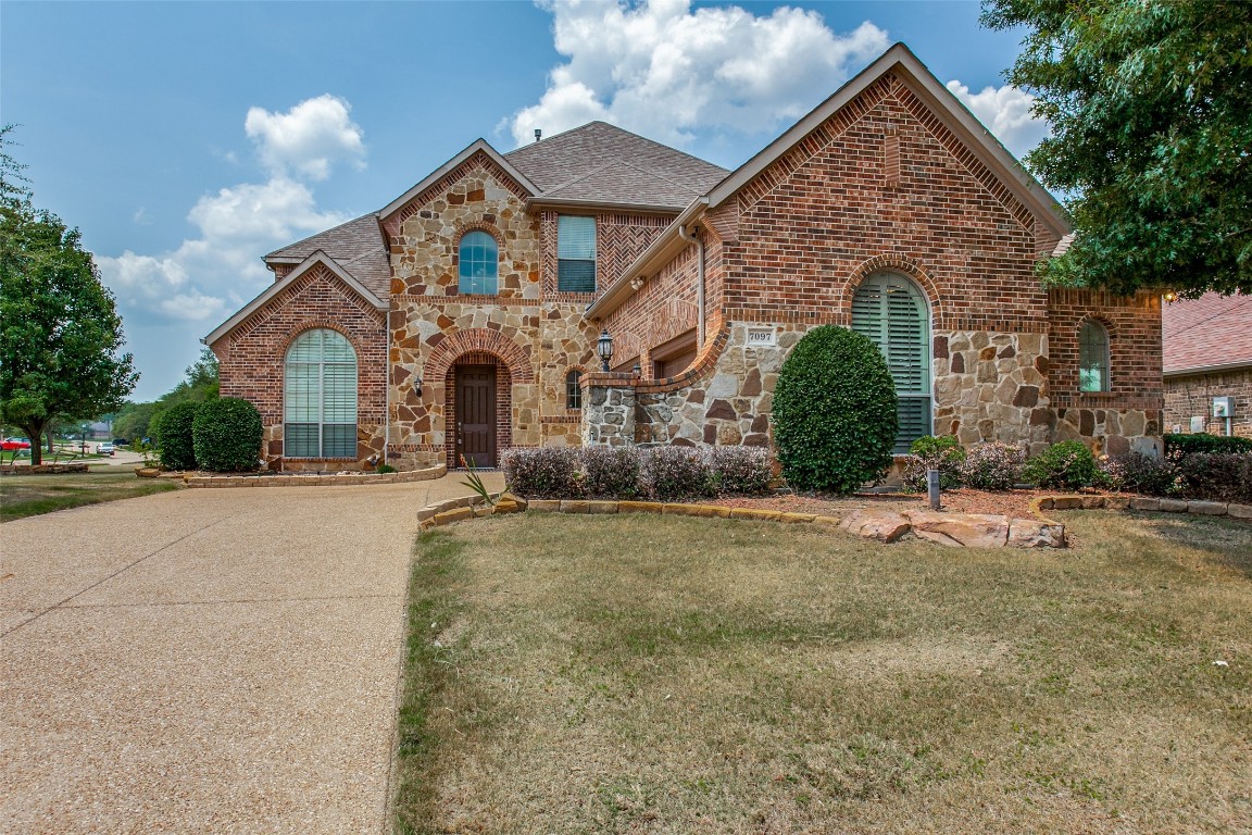 7097 Carmona Grand Prairie TX 75054