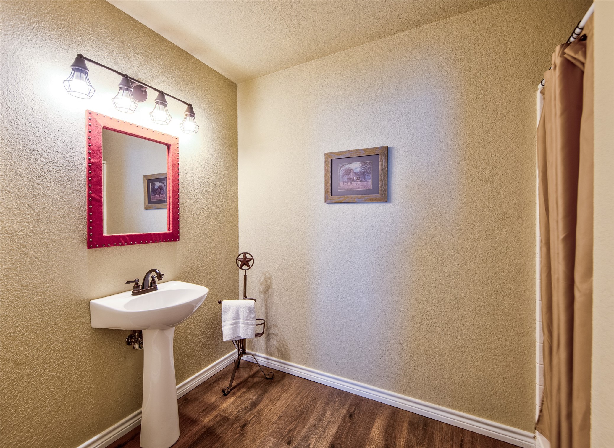 724 Zion Rhome TX 76078