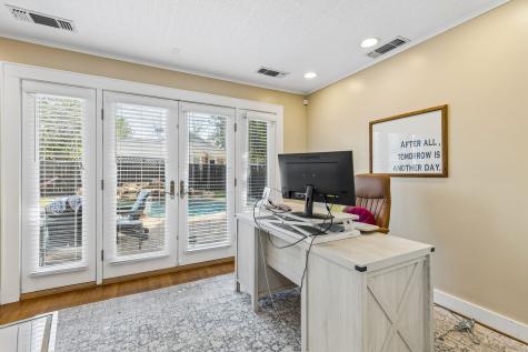 2235 Mistletoe Boulevard Fort Worth TX 76110