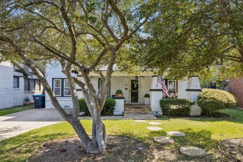 2235 Mistletoe Boulevard Fort Worth TX 76110