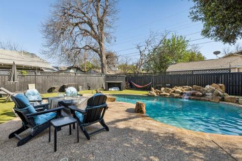 2235 Mistletoe Boulevard Fort Worth TX 76110