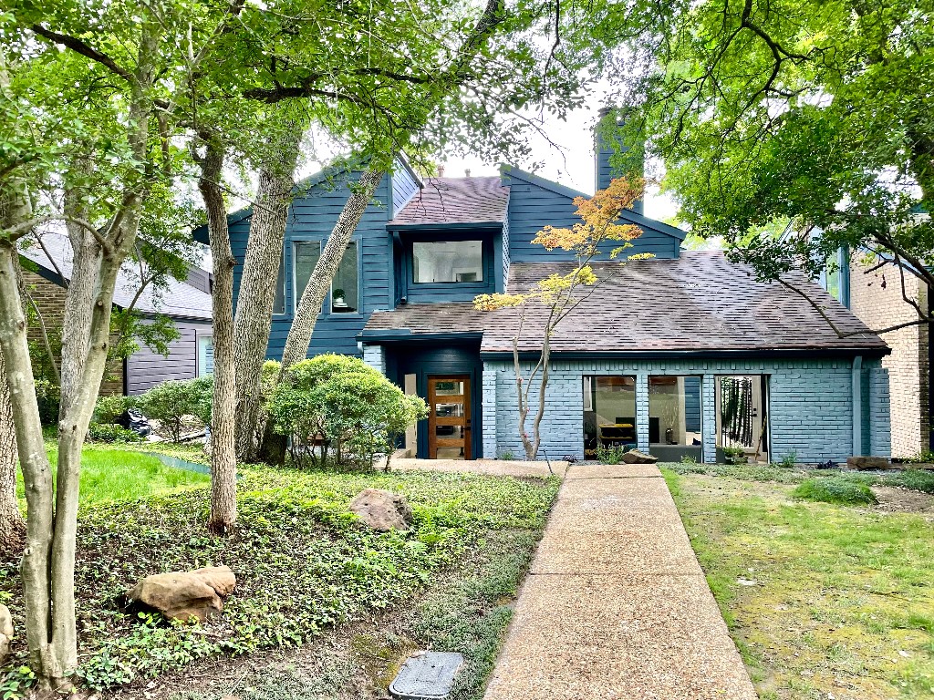 945 Easton Place Dallas TX 75218