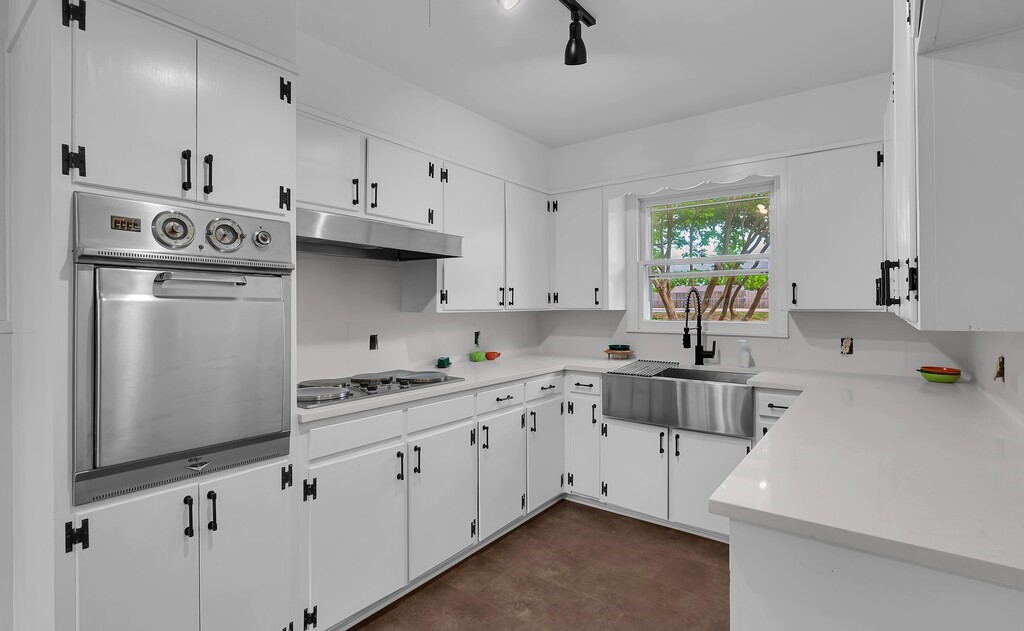 311 E Newland Robinson TX 76706