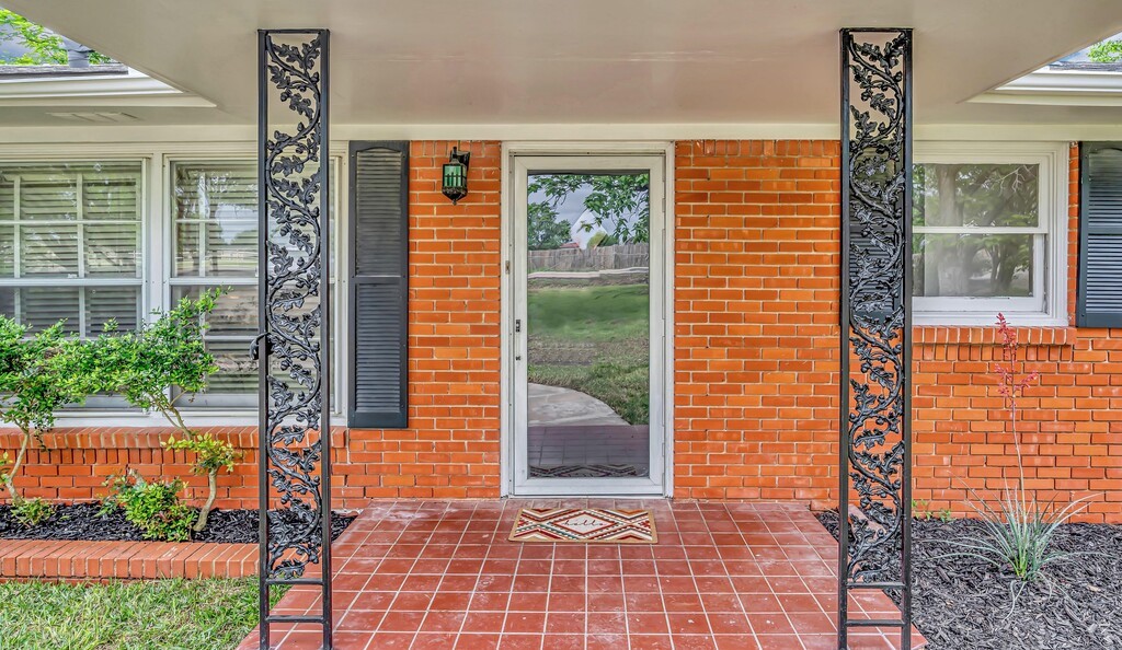 311 E Newland Robinson TX 76706