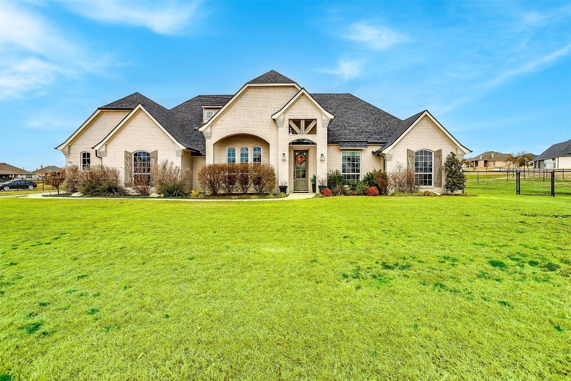 208 Columbia Court Springtown TX 76082