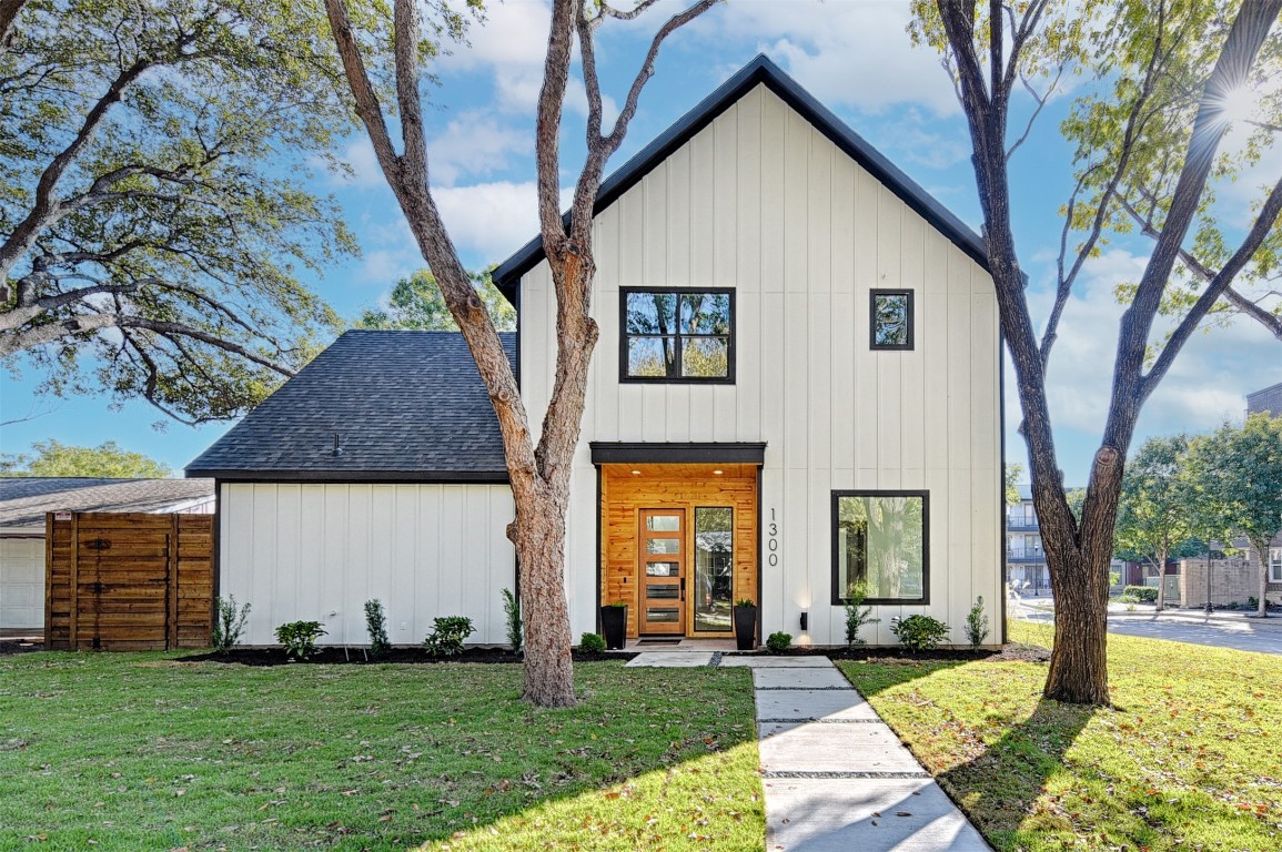 1300 Francis Street Carrollton TX 75006
