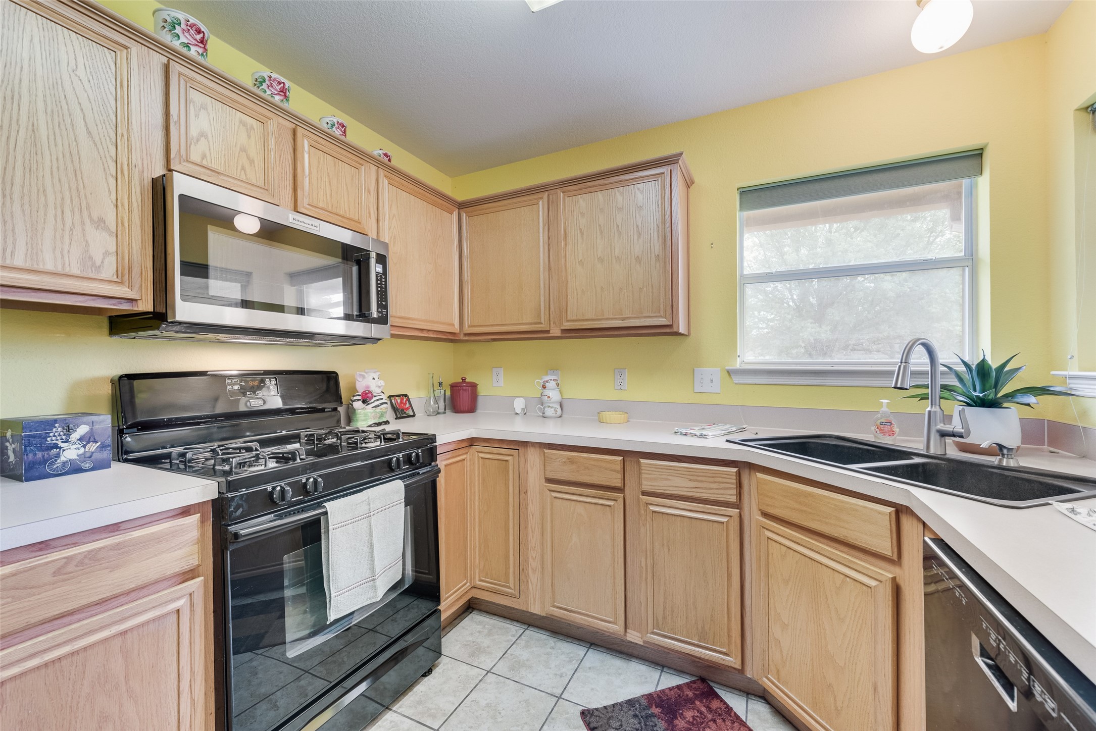 302 Newfield Street Venus TX 76084