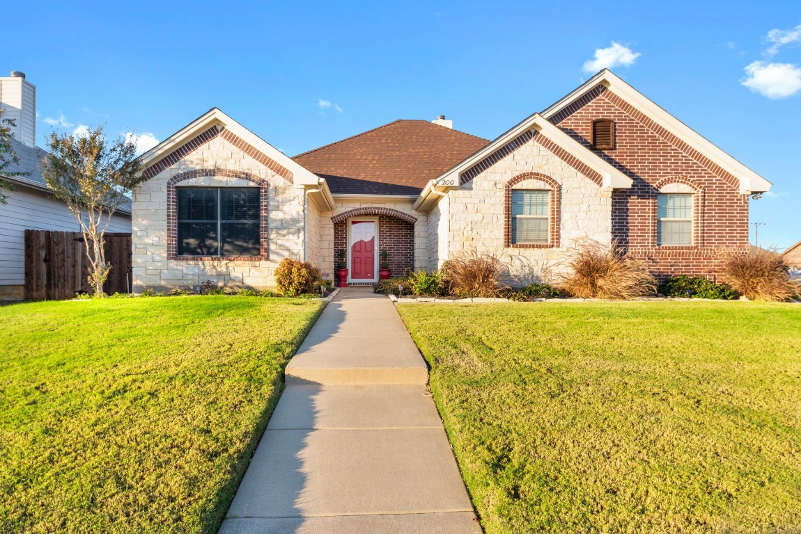 200 Holly Court Aubrey TX 76227