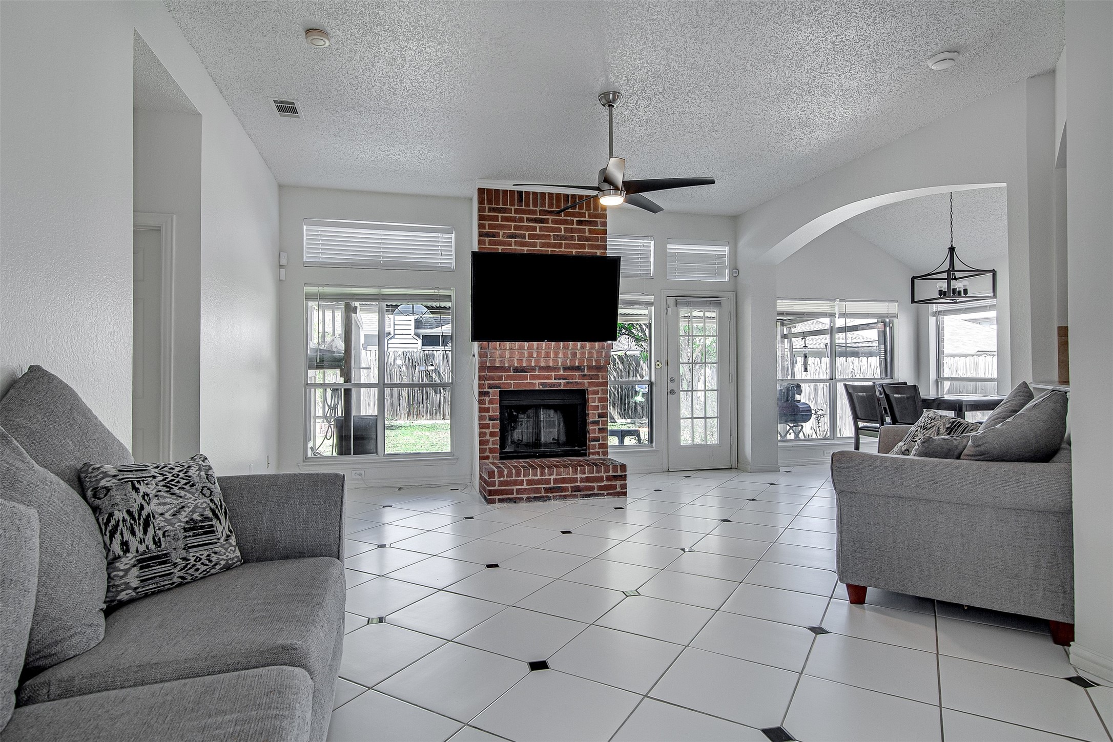 6006 Team Court Arlington TX 76018