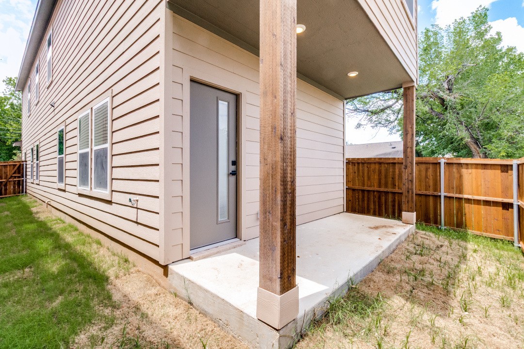 2420 Starks Avenue Dallas TX 75215