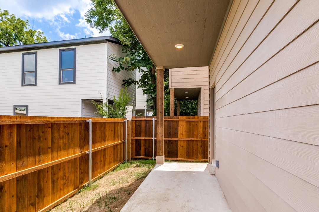 2420 Starks Avenue Dallas TX 75215