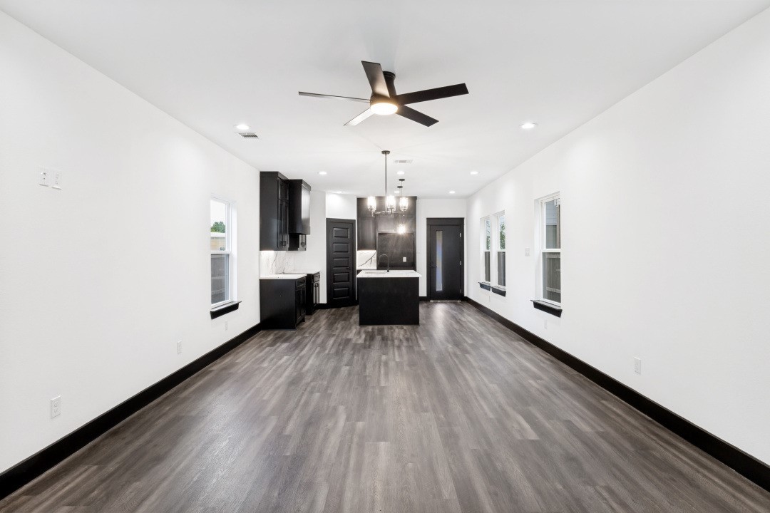 2420 Starks Avenue Dallas TX 75215