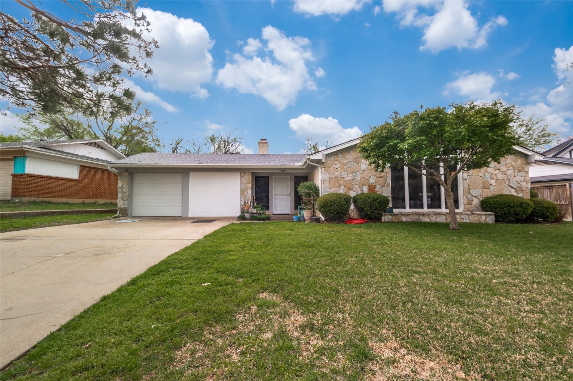 940 Charleston Drive Bedford TX 76022