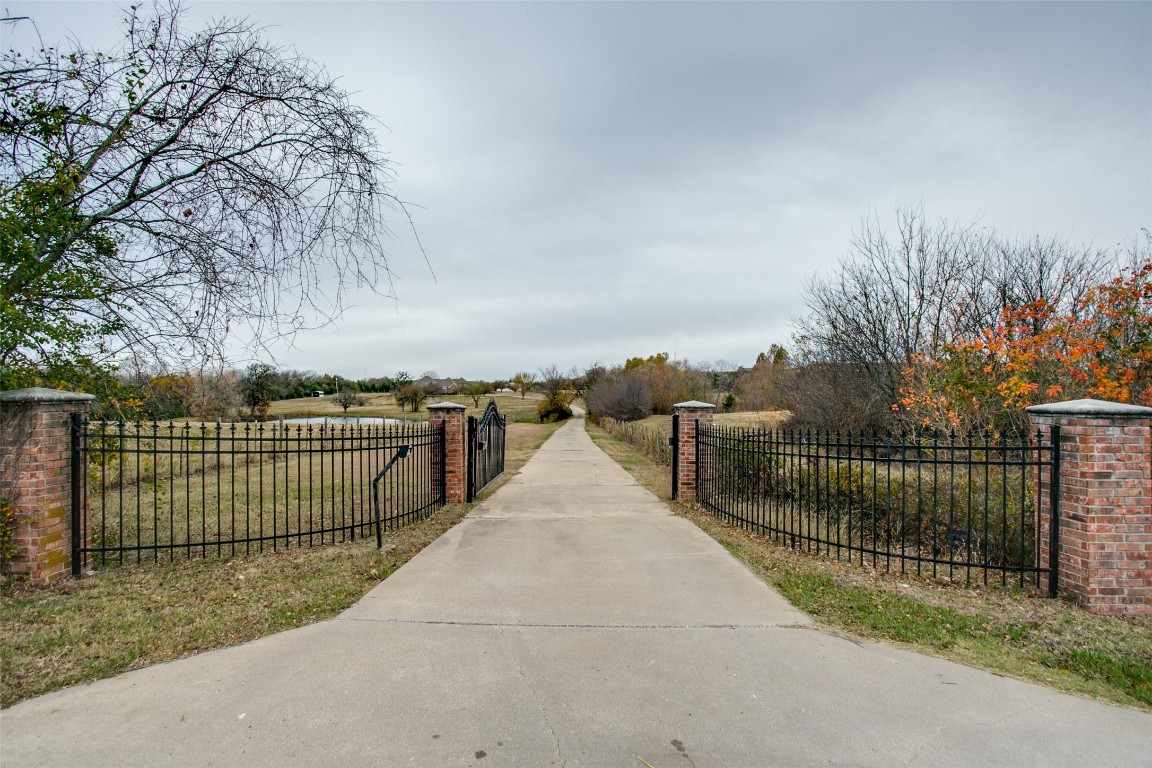 5609 Lyons Road Garland TX 75043