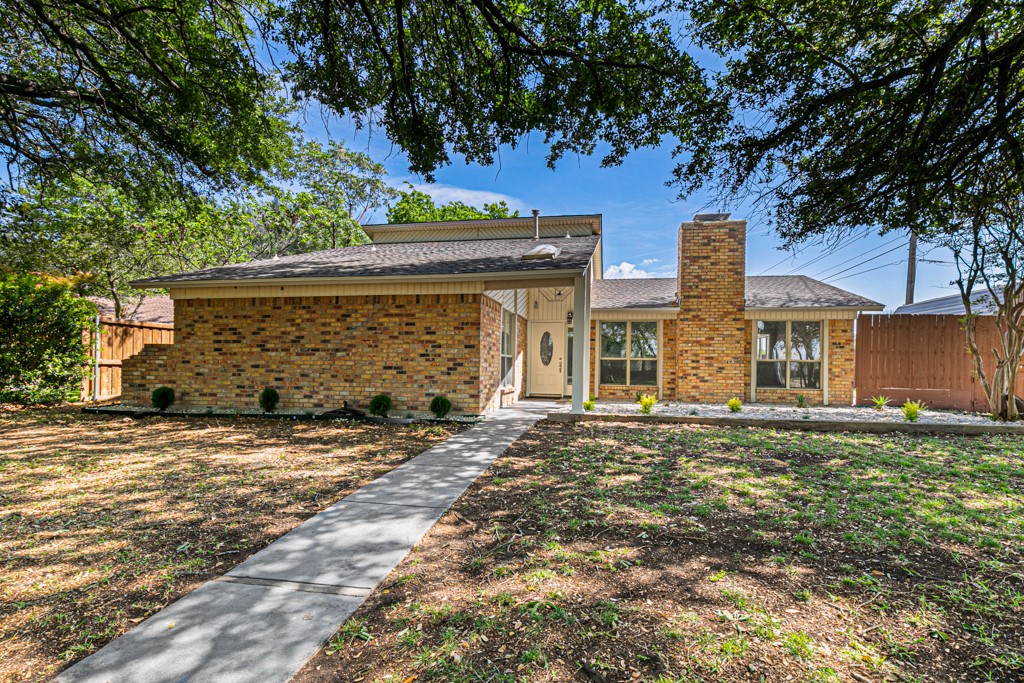 2202 Phoenix Drive Garland TX 75040