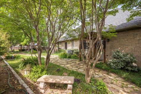 5204 Nueces Court Granbury TX 76049