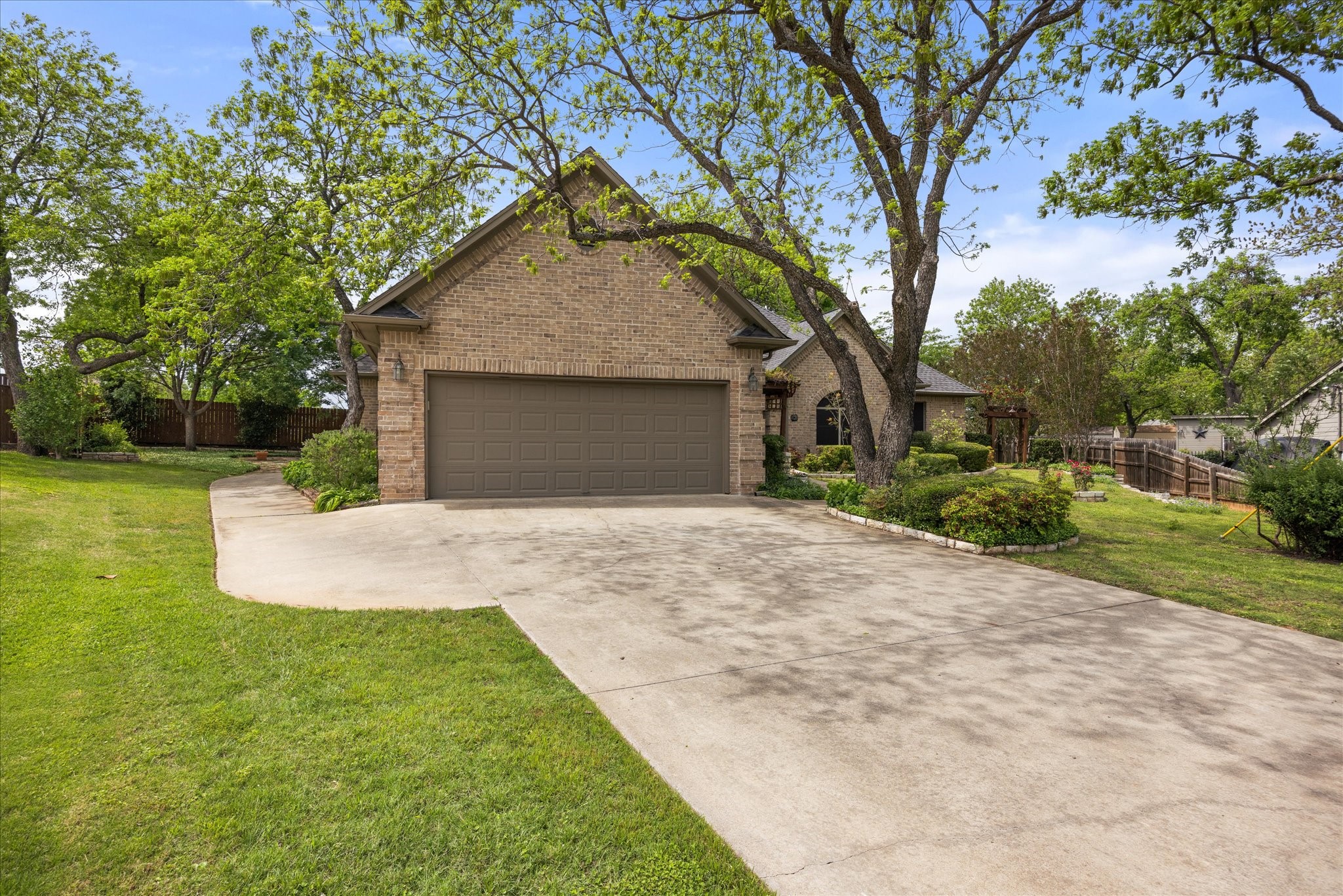 5204 Nueces Court Granbury TX 76049