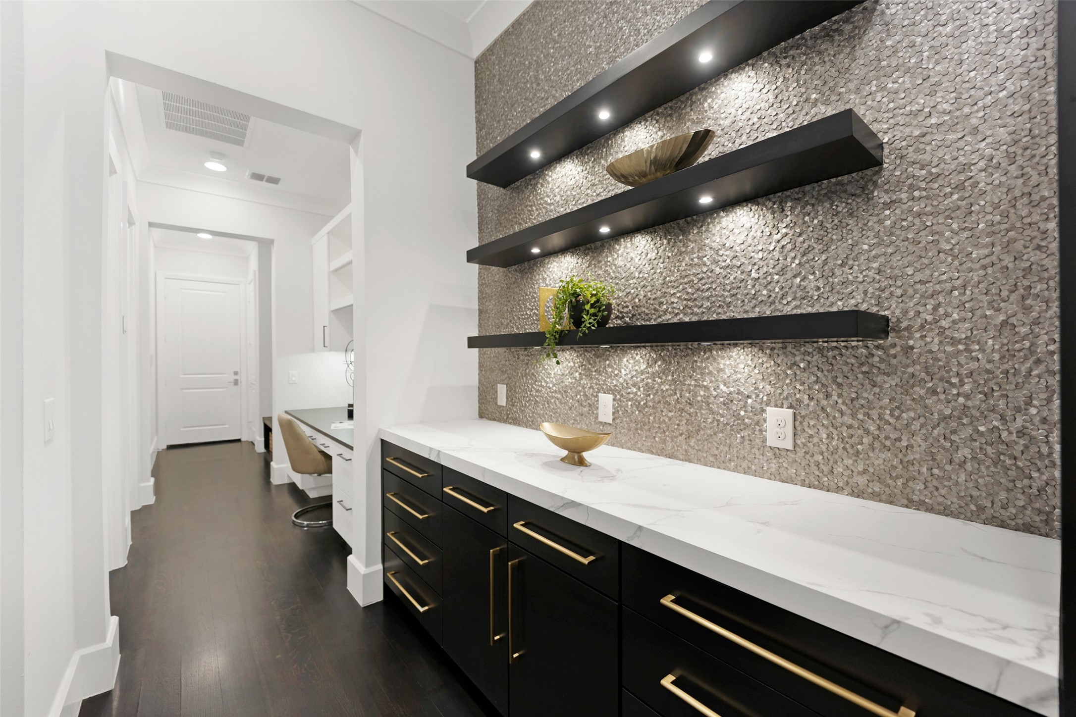 32 Devonstone Place Dallas TX 75248