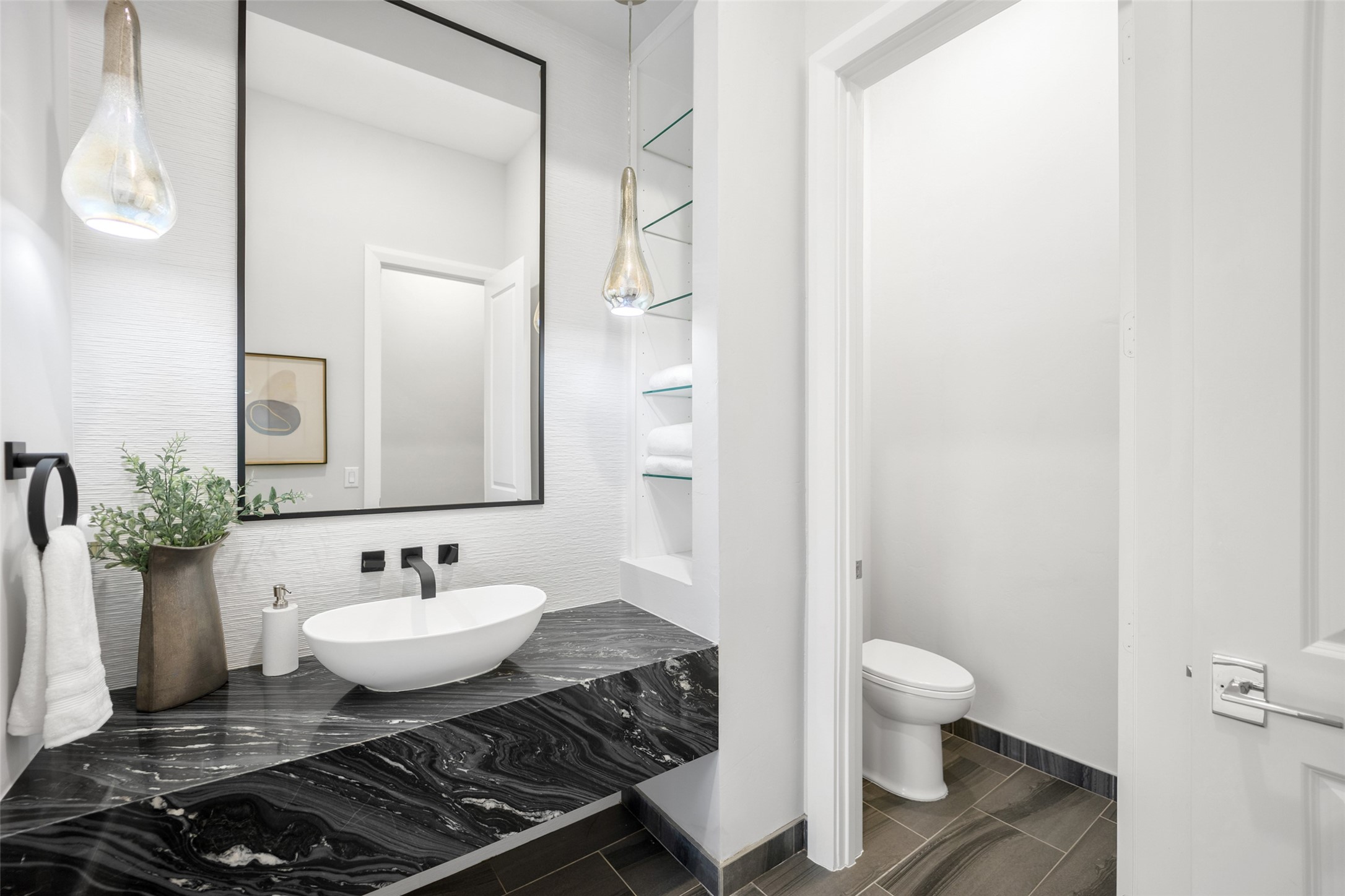 32 Devonstone Place Dallas TX 75248
