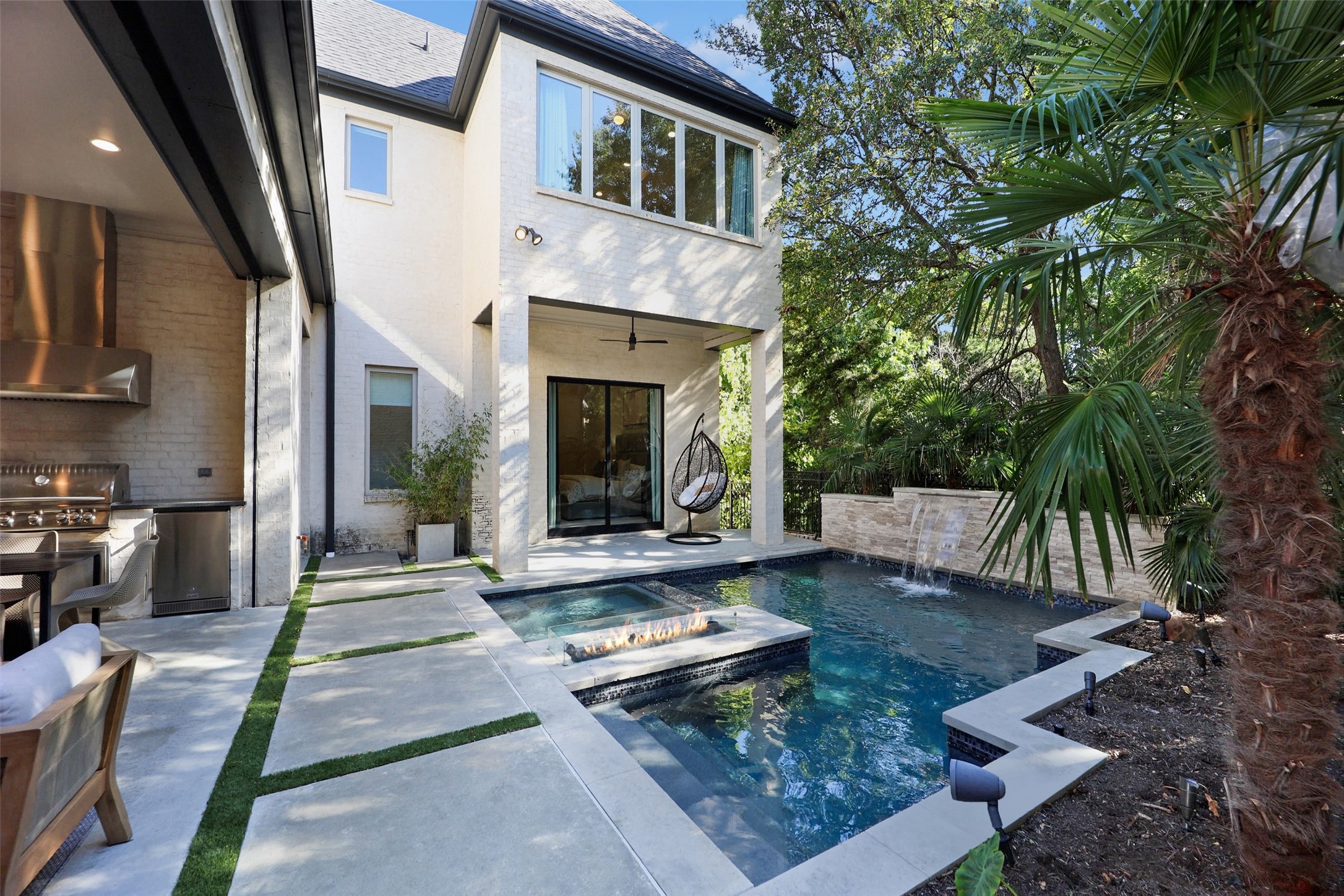 32 Devonstone Place Dallas TX 75248