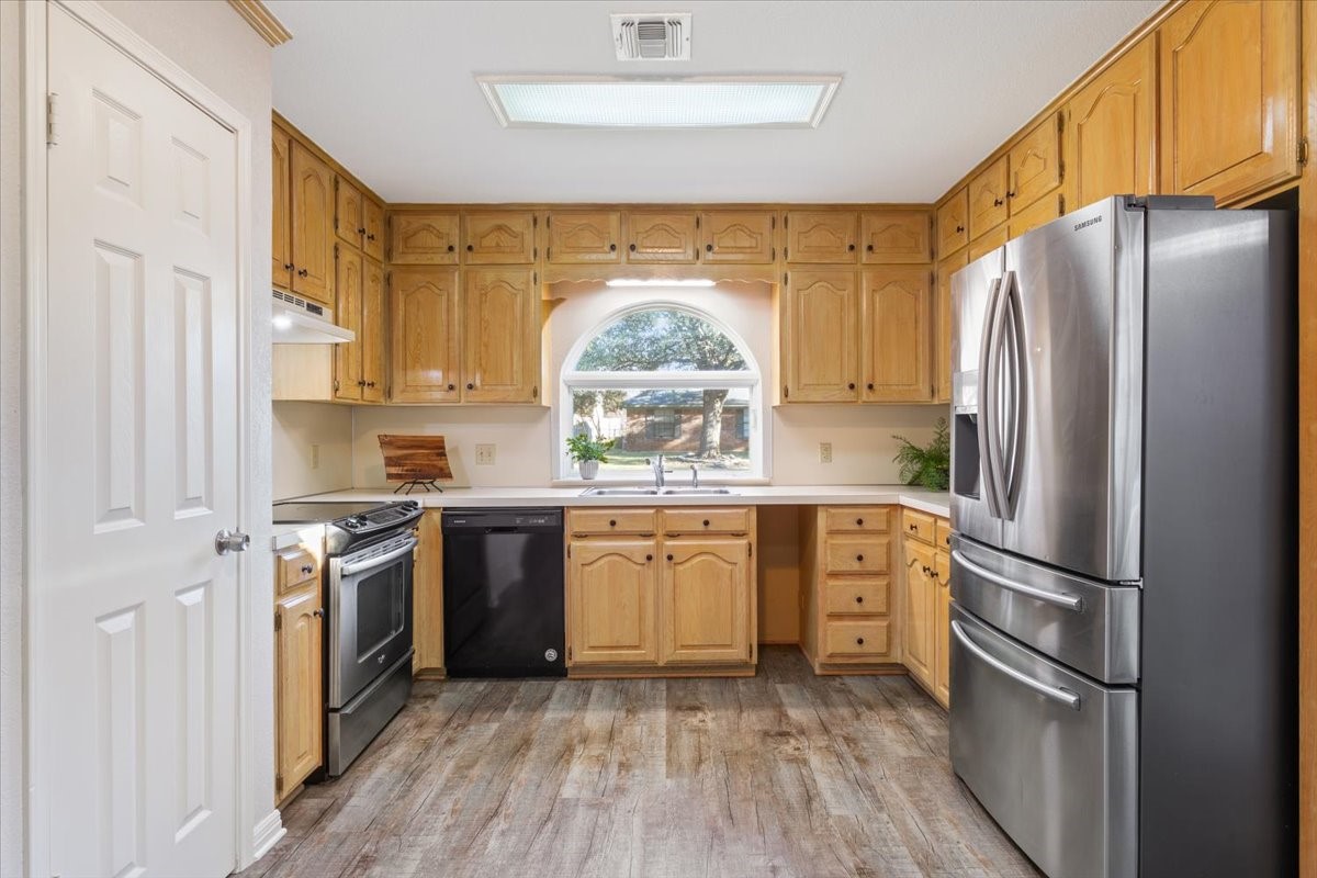 327 E Chapman Road Hewitt TX 76643
