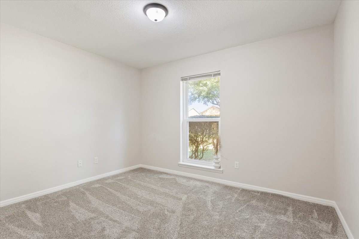 327 E Chapman Road Hewitt TX 76643