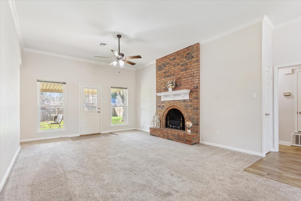 327 E Chapman Road Hewitt TX 76643