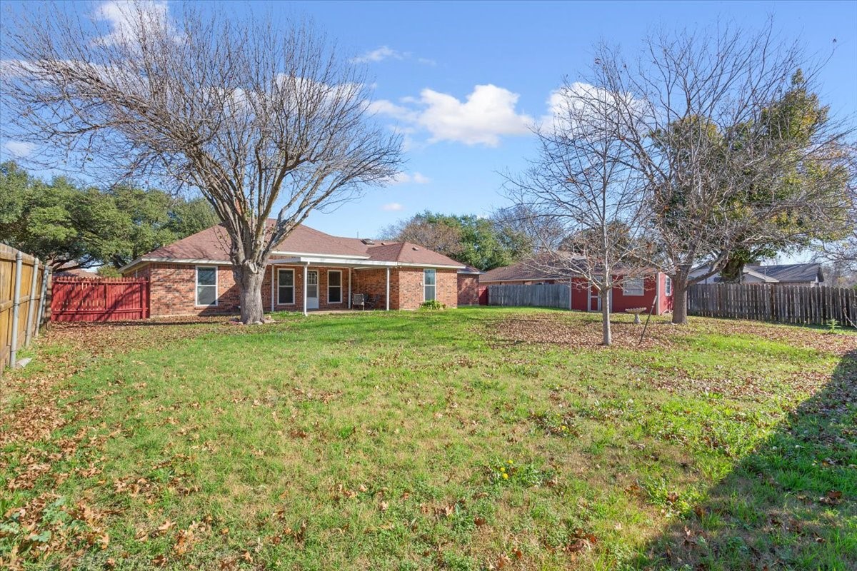 327 E Chapman Road Hewitt TX 76643