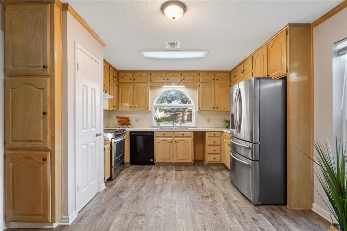 327 E Chapman Road Hewitt TX 76643