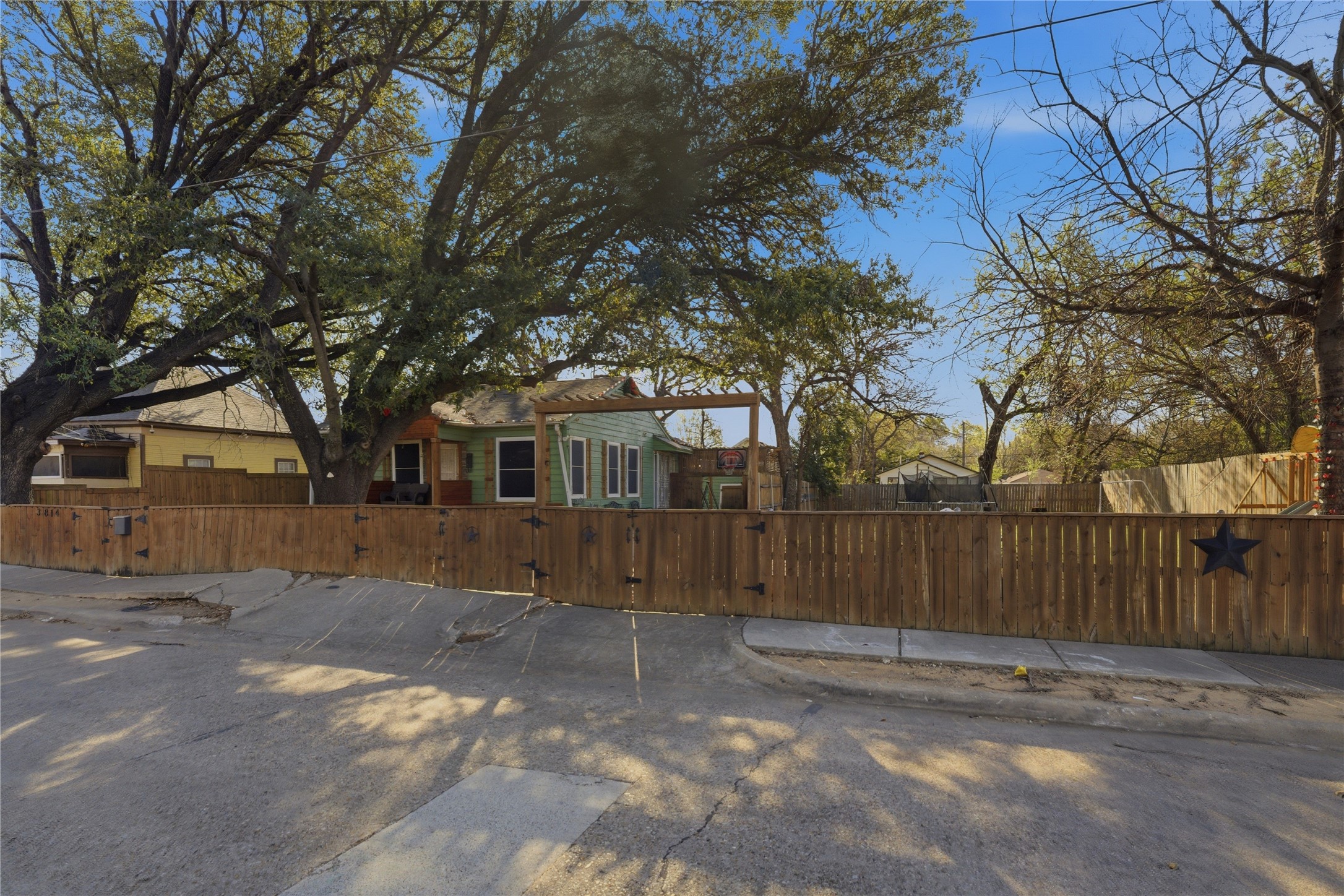 3814 Pine Street Dallas TX 75210
