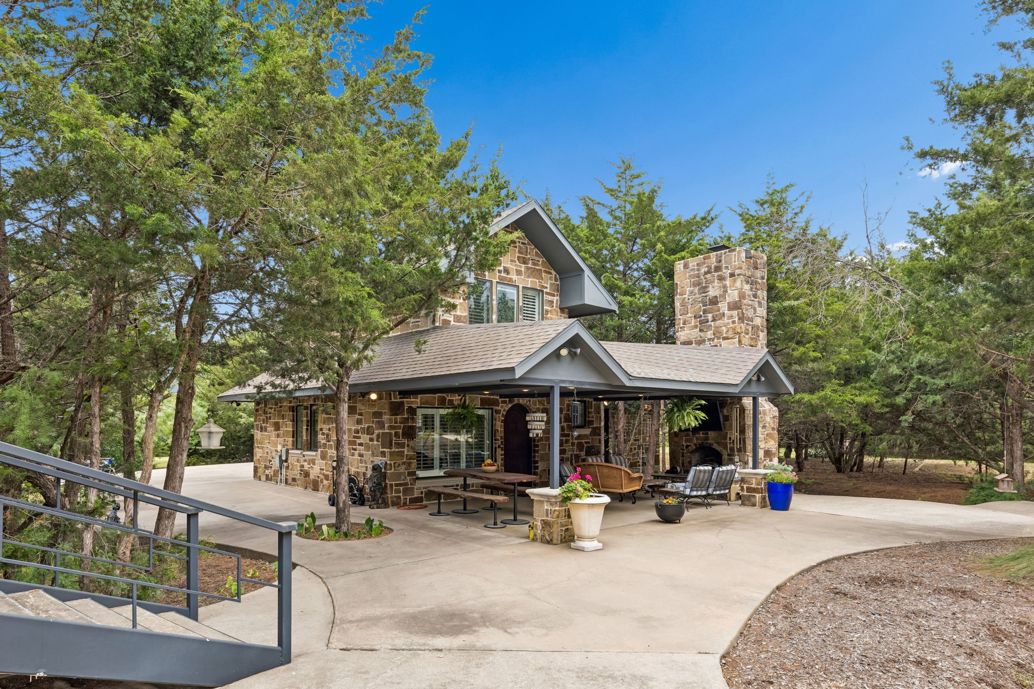 1306 Morrow Road Valley View TX 76272