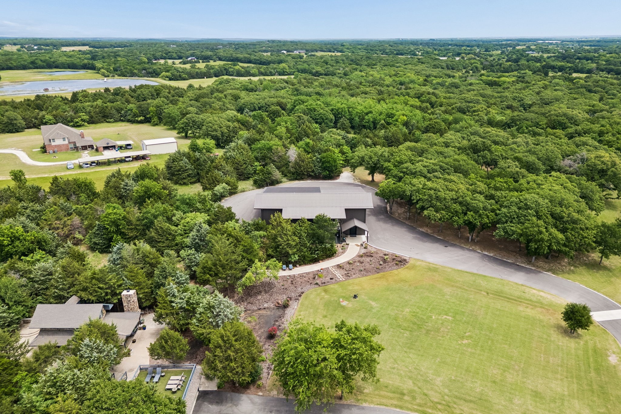 1306 Morrow Road Valley View TX 76272