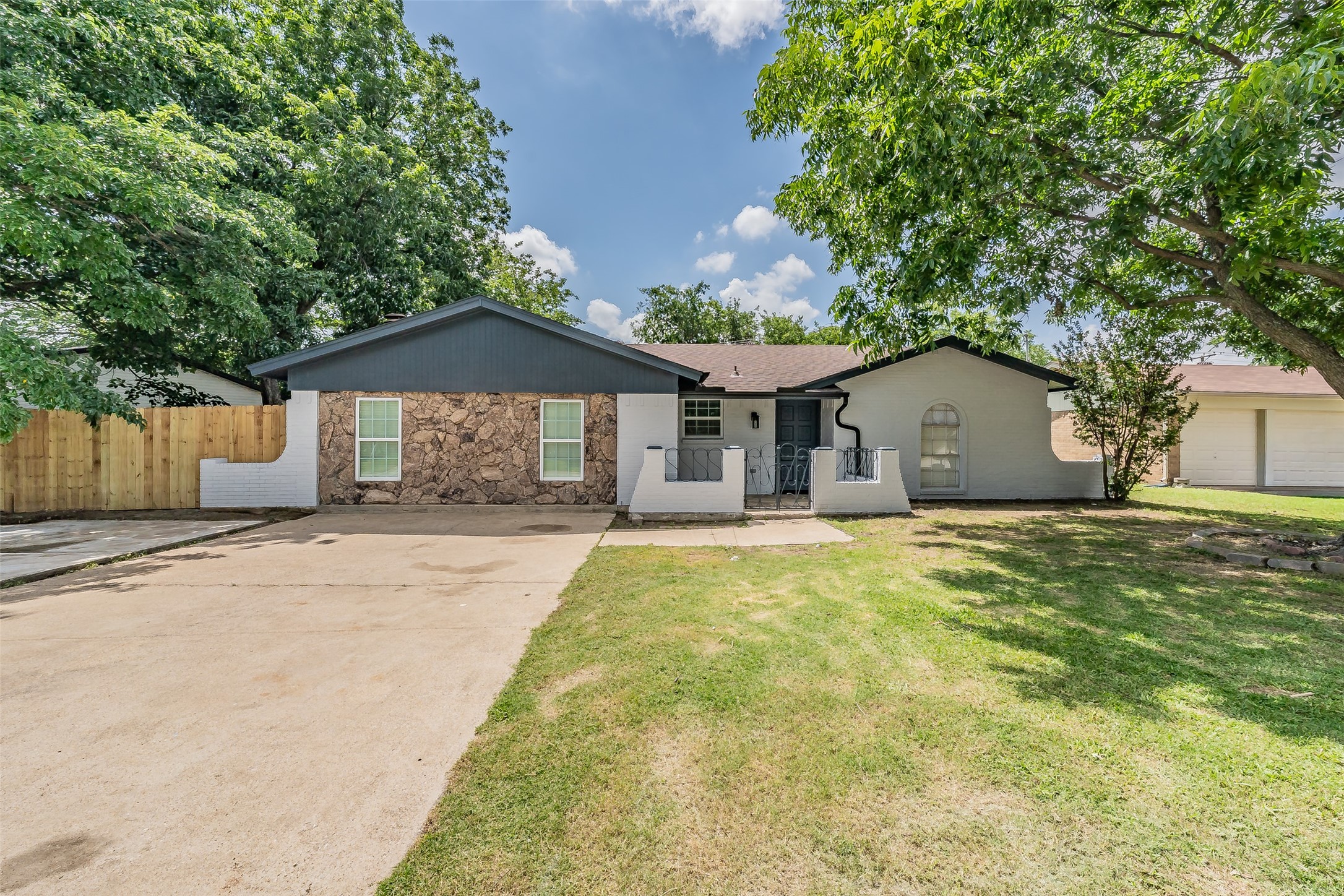 6532 Moonglow Lane Watauga TX 76148