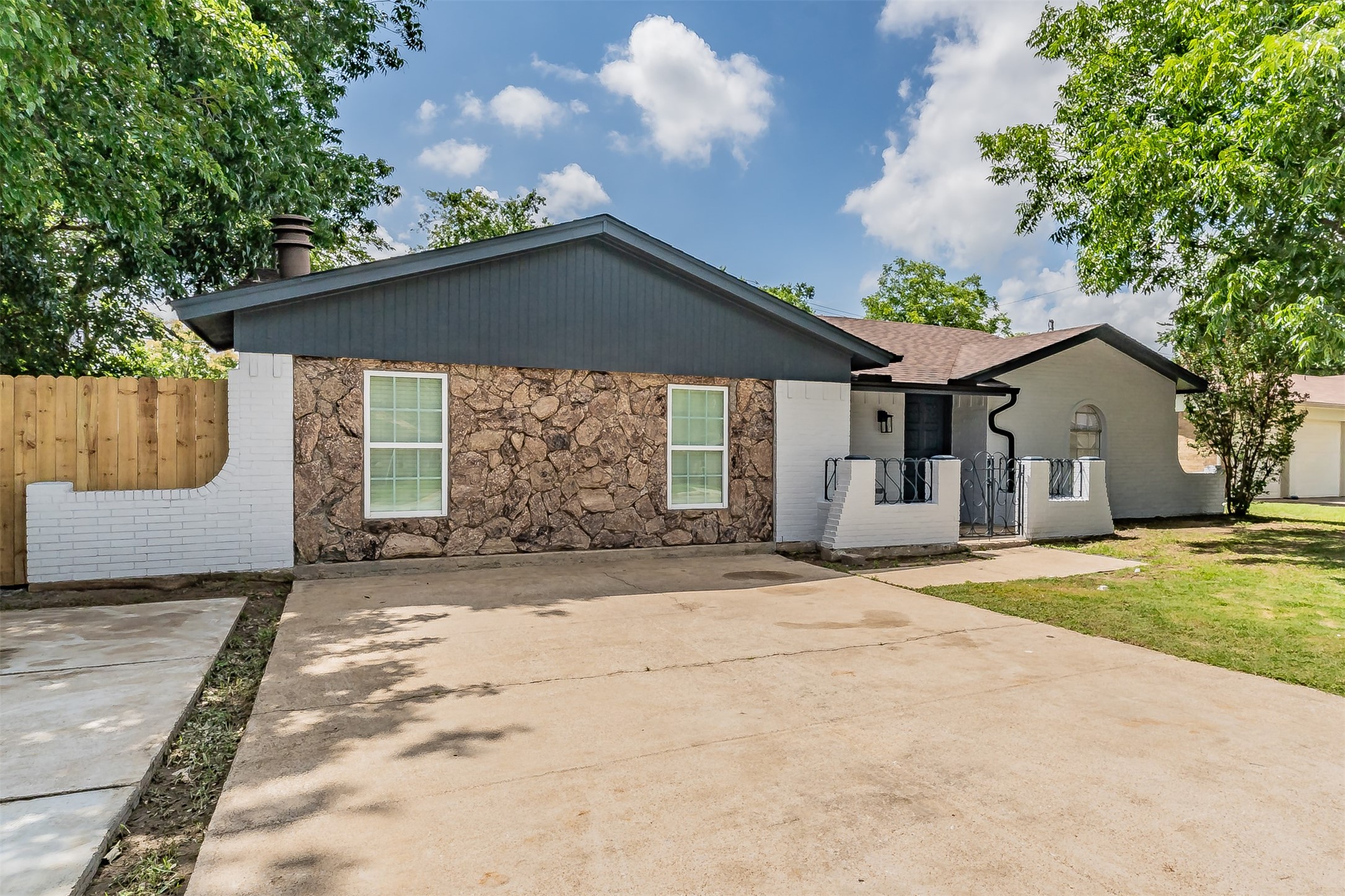 6532 Moonglow Lane Watauga TX 76148