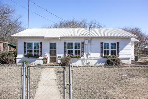 114 Mooney Avenue Oglesby TX 76561