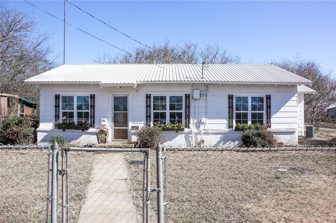 114 Mooney Avenue Oglesby TX 76561