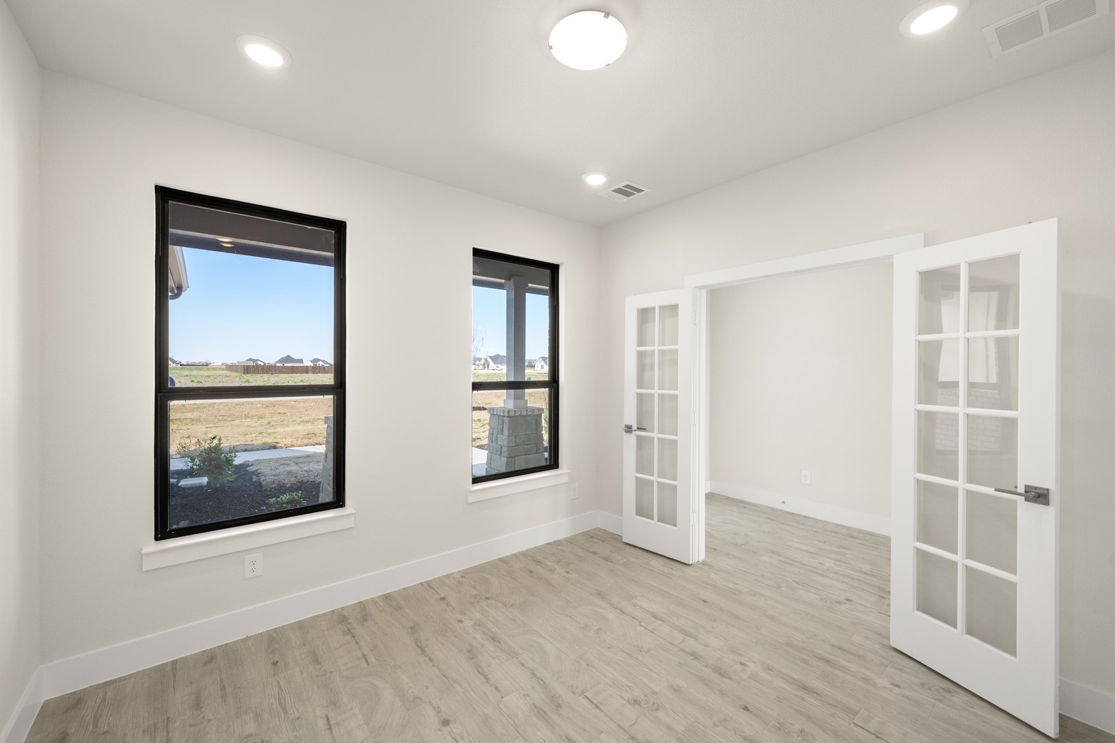 2320 Oak Knoll Drive Palmer TX 75152