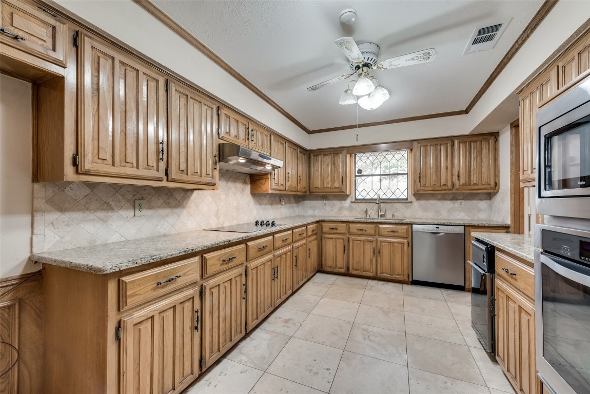 6918 Woodland Drive Dallas TX 75225