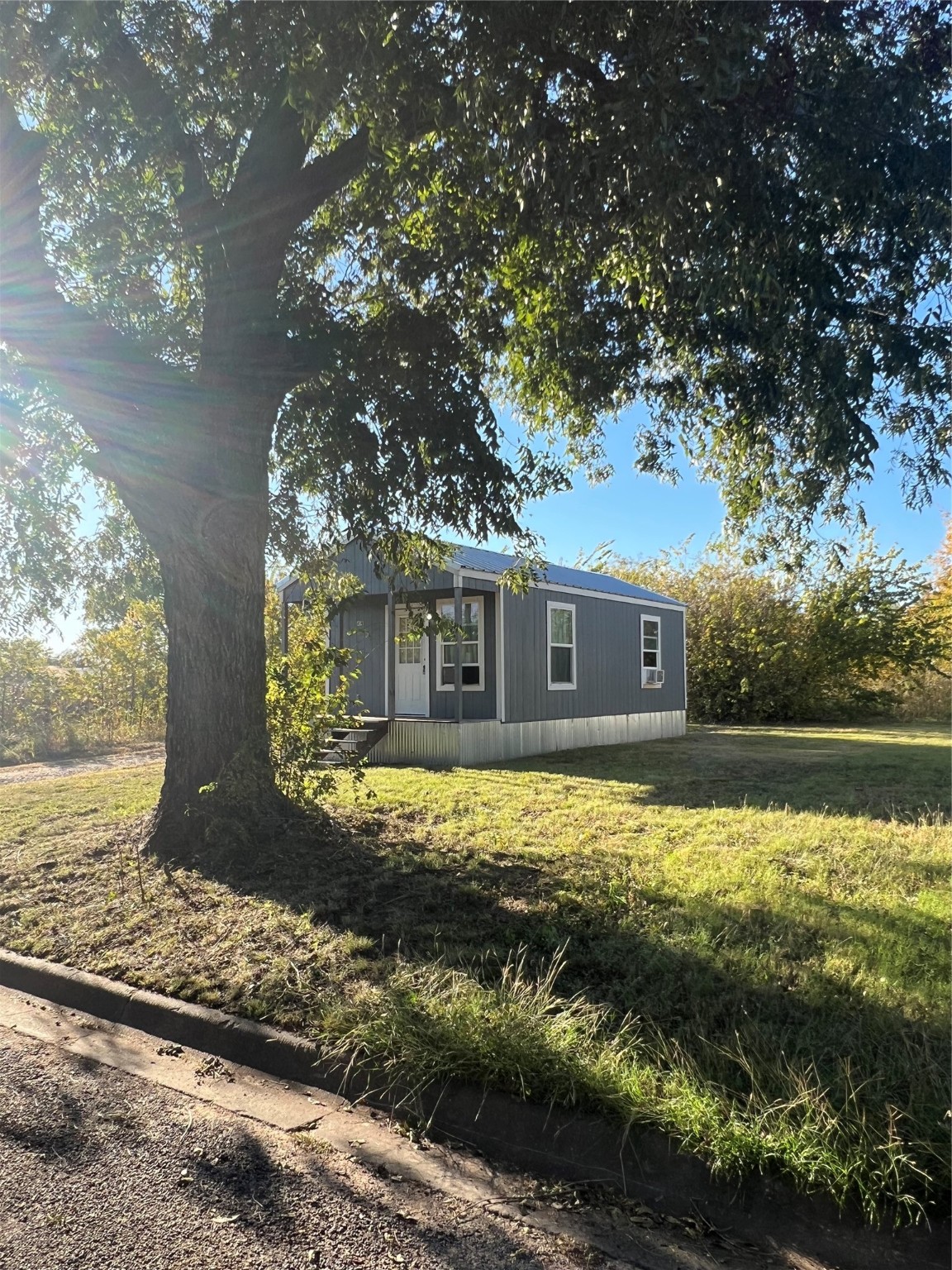 414 Cowan Street Bowie TX 76230