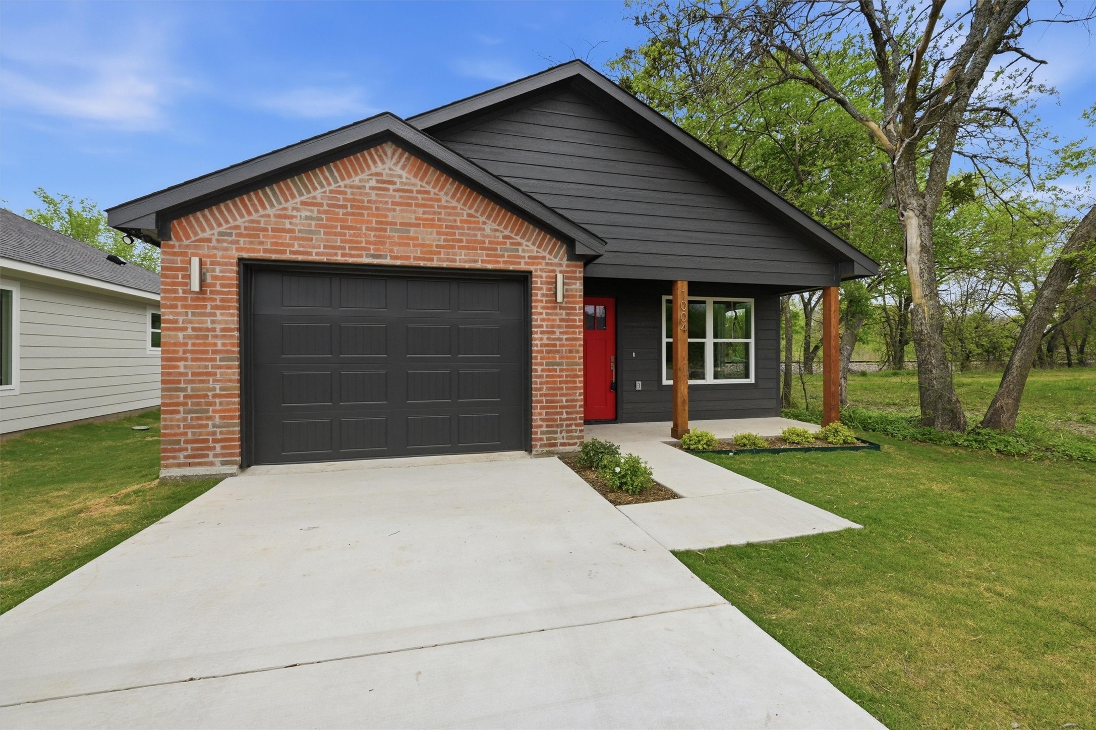 1004 S 1st Street Sherman TX 75090