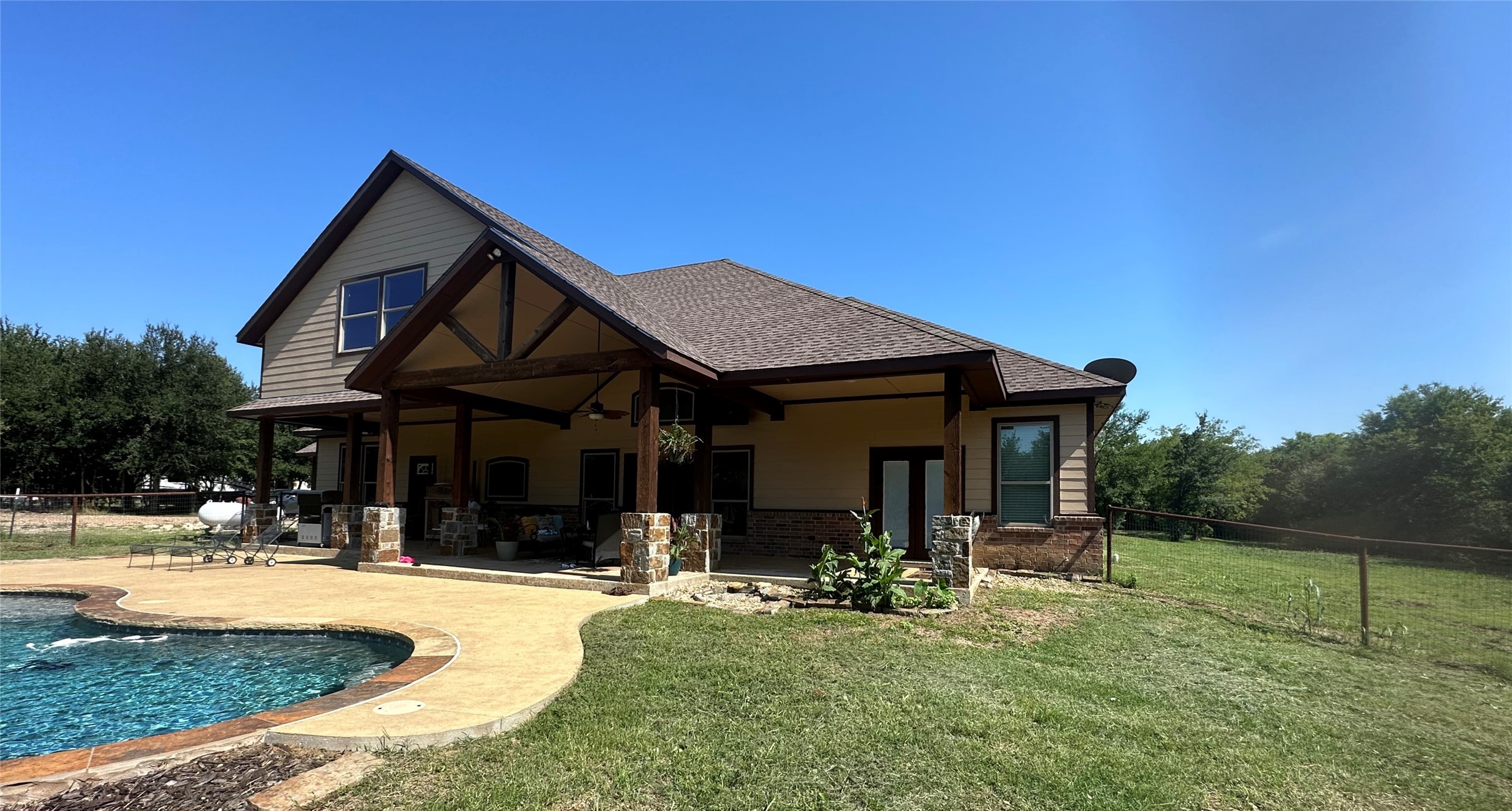 261 Vickie Lane Gunter TX 75058