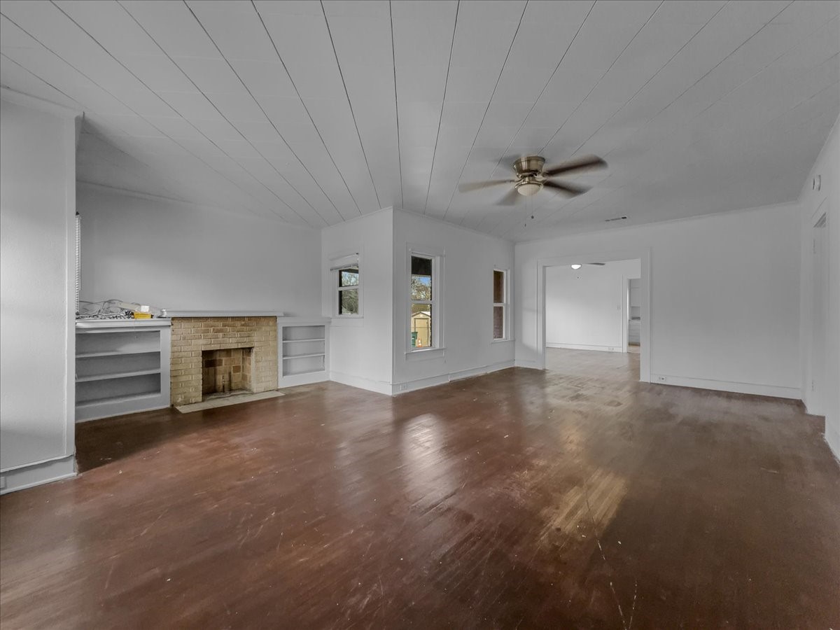 817 Marion Avenue Fort Worth TX 76104