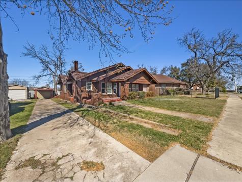817 Marion Avenue Fort Worth TX 76104