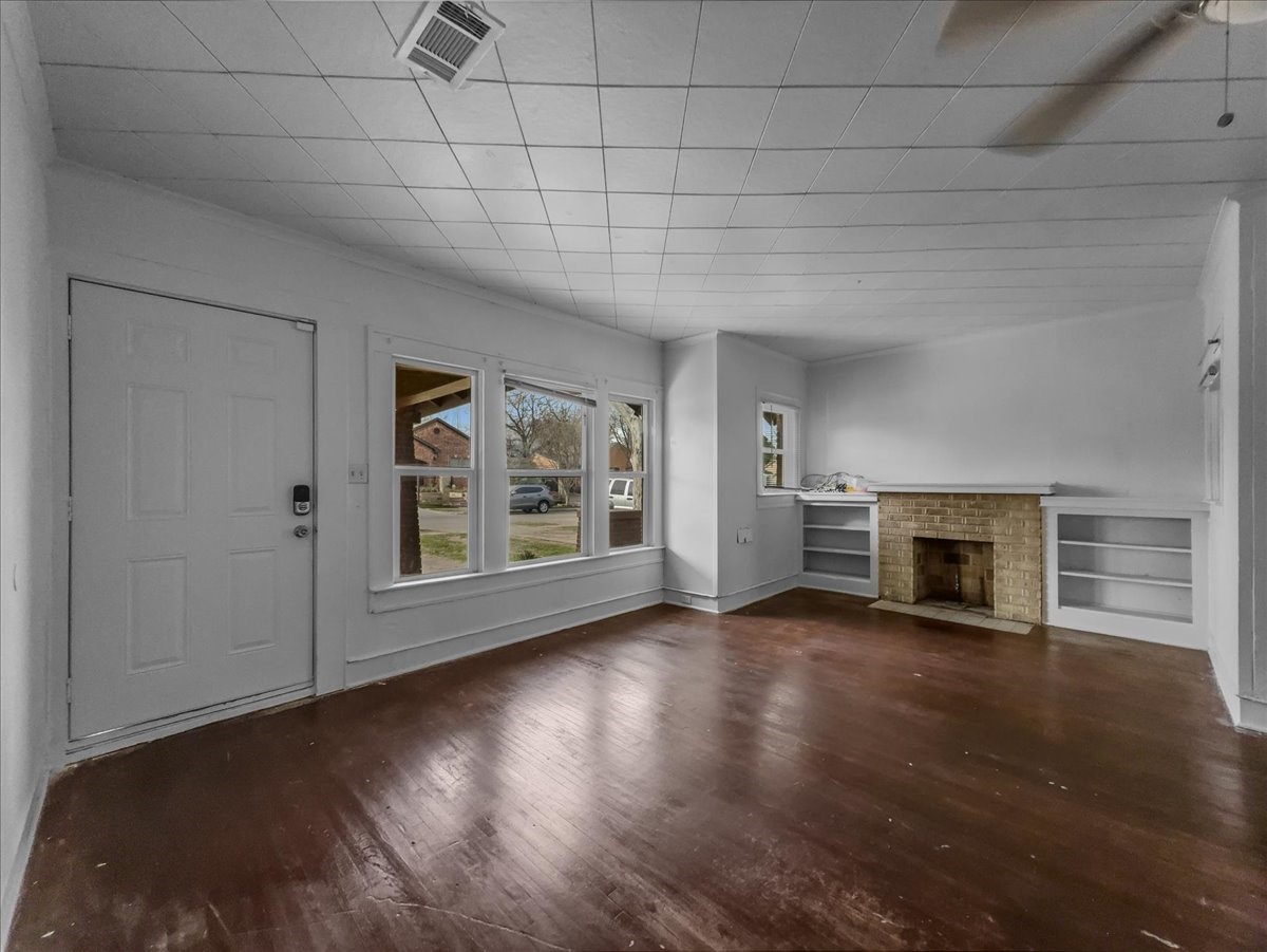 817 Marion Avenue Fort Worth TX 76104