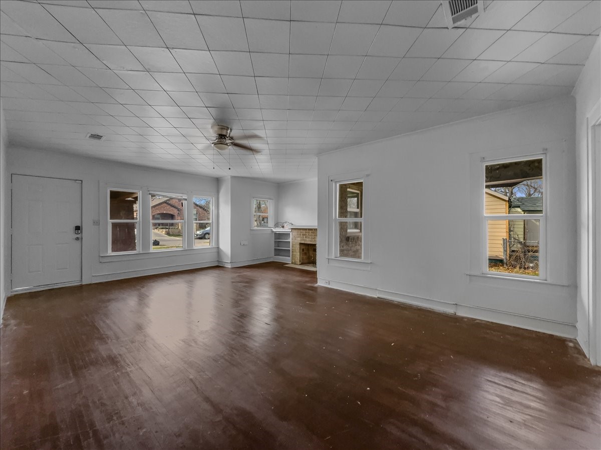 817 Marion Avenue Fort Worth TX 76104